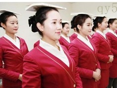 春运列车上的女乘务员好大胆